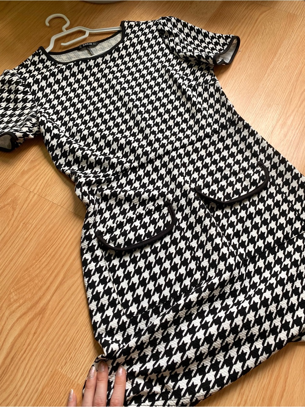Black and White Houndstooth Pocket Dress